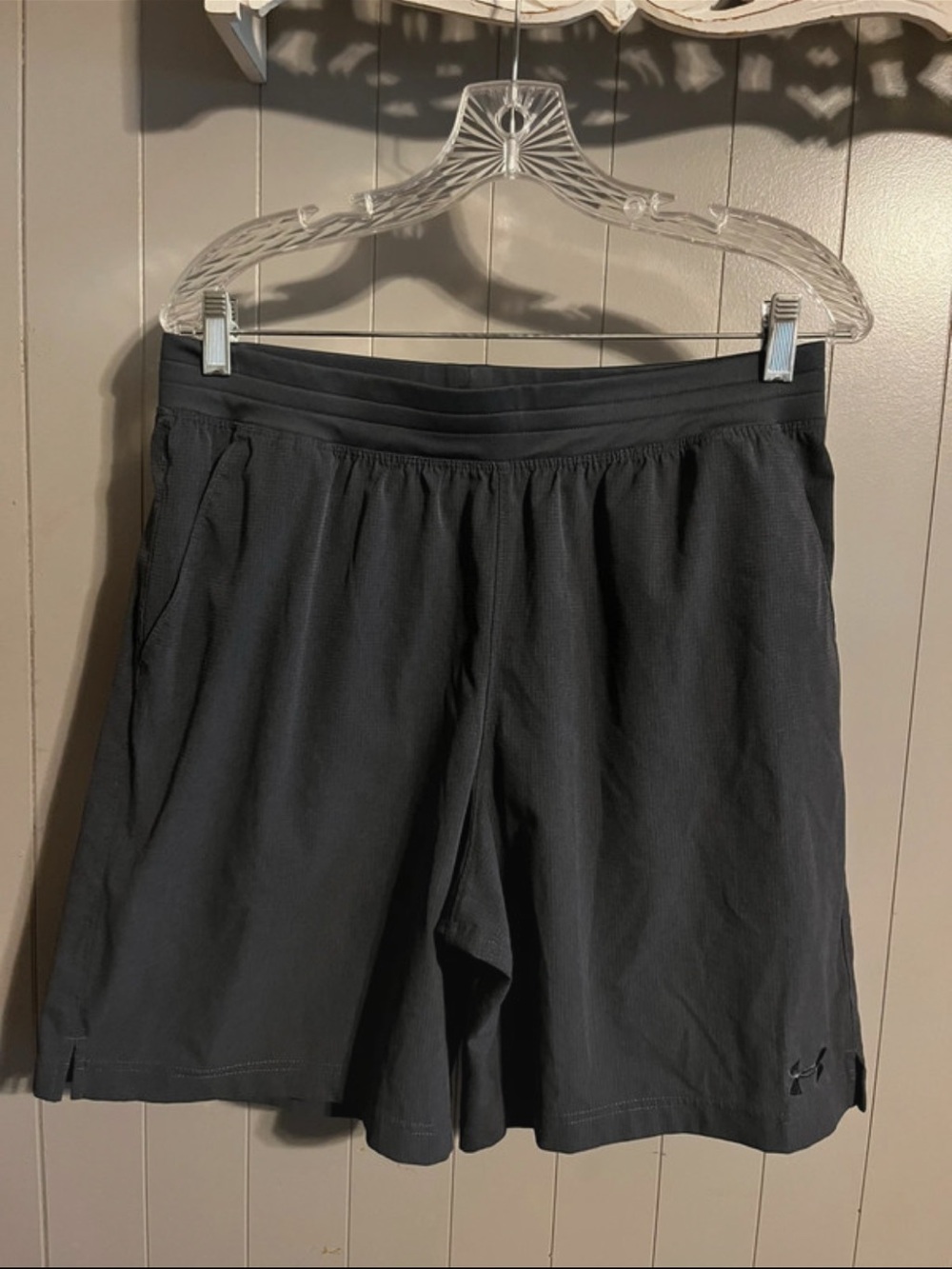 Under Armour Mens activewear gray shorts